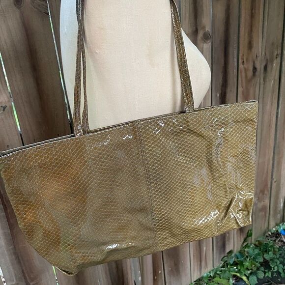 Vintage 70s PATENT LEATHER Snake Embossed Shoulder BAG - Picture 3 of 7